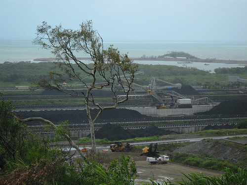 Dalrymple Bay Coal Terminal, Central Queensland Image credit: flickr User: KiwiHugger