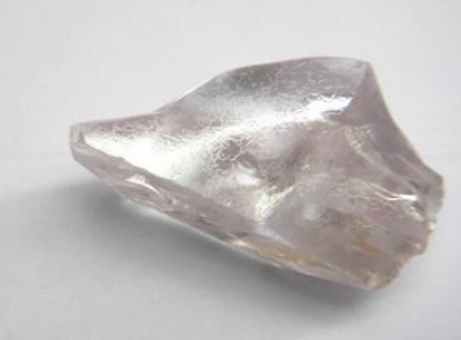 Fancy coloured Special diamond from Lulo – 38.6 carat pink Image credit: Lucapa Diamond ASX release
